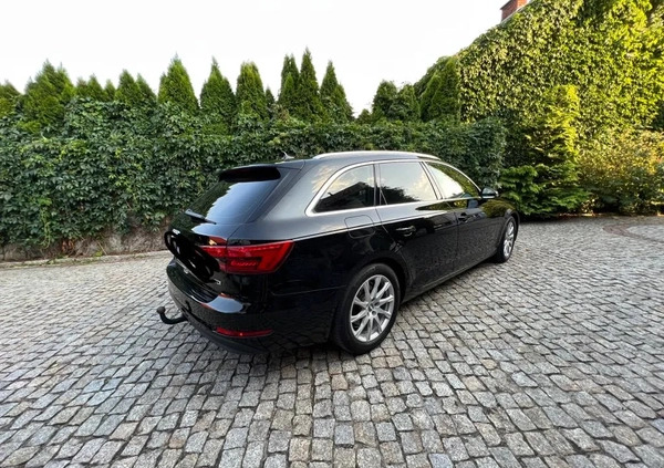 Audi A4 cena 59900 przebieg: 201000, rok produkcji 2016 z Łobez małe 352